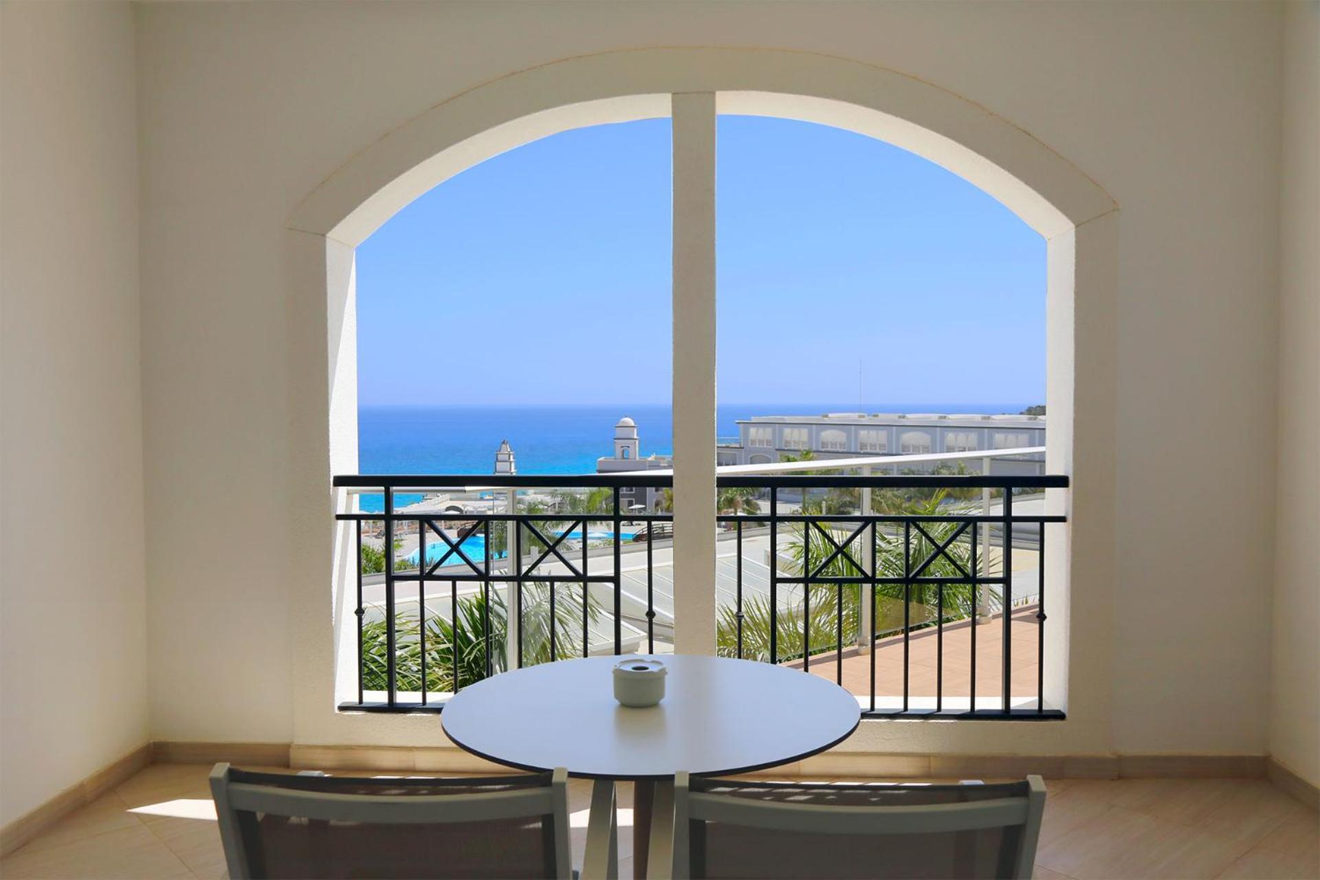 Double or Twin Room Sea View